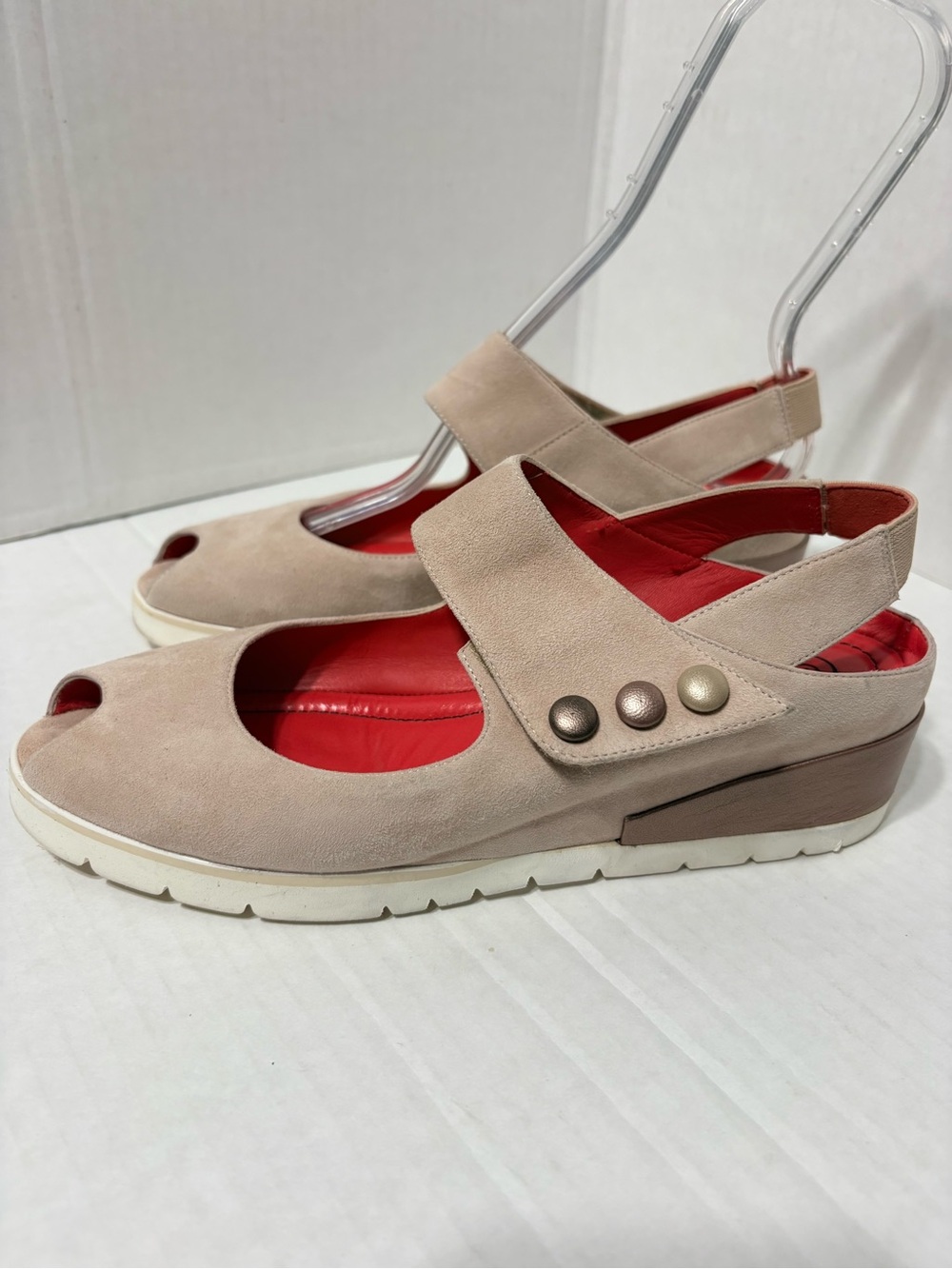 Pas de Rouge Beige Suede Peep-Toe Slingback Sandals w‎ Rose Metallic Heel 39
